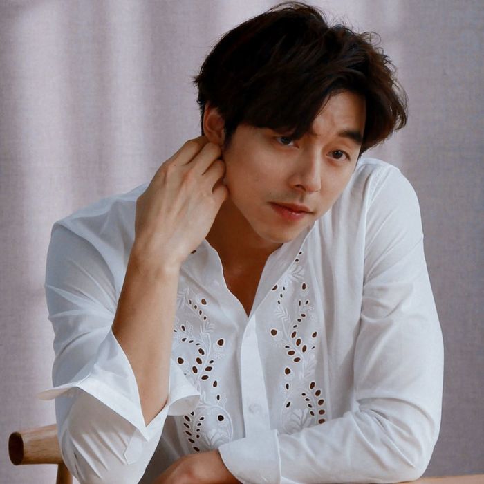 Ông chú yêu tinh Gong Yoo trở lại với ảnh hậu trường đẹp xuất sắc