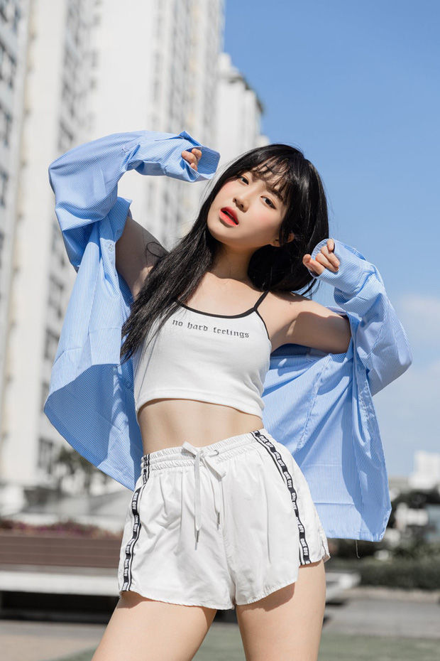 Ngọc Trinh lấy lại phong độ với vòng eo nhỏ nhất showbiz 53cm