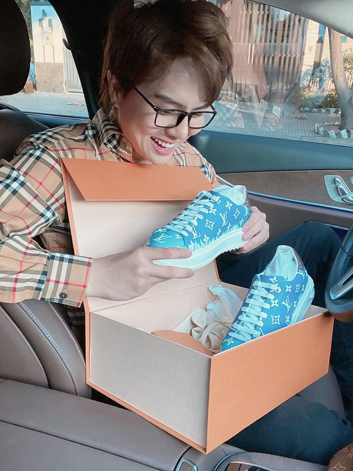 Miu Lê lột xác sau khi giảm 13 kg, Minh Triệu khoe ảnh bán nude