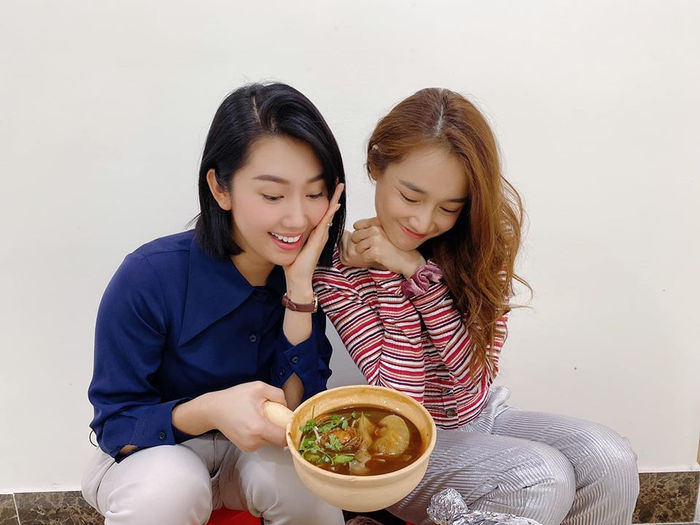Sao Việt 13/5: Vợ chồng Đông Nhi khoe ảnh ngọt ngào