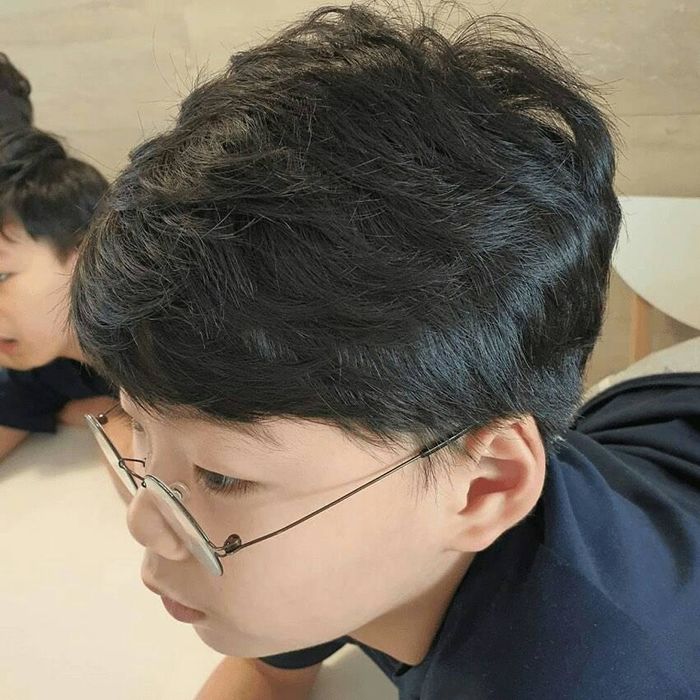 Daehan, Minguk, Manse ngày càng ra dáng người lớn trong ảnh mới khoe