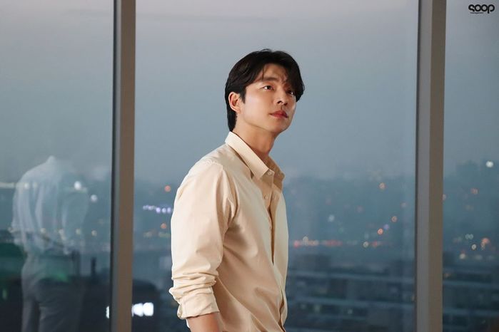 Ông chú yêu tinh Gong Yoo trở lại với ảnh hậu trường đẹp xuất sắc
