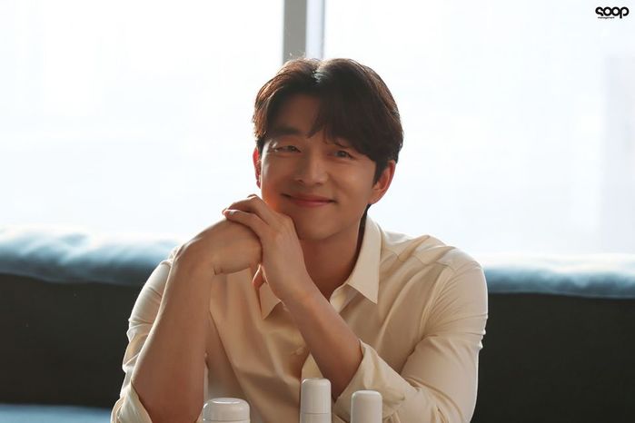 Ông chú yêu tinh Gong Yoo trở lại với ảnh hậu trường đẹp xuất sắc