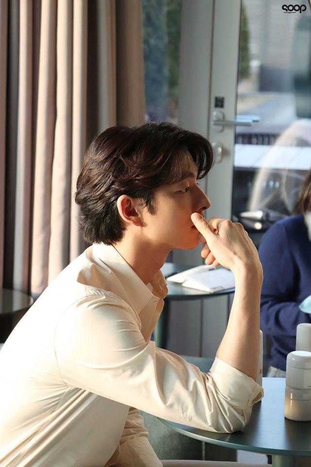 Ông chú yêu tinh Gong Yoo trở lại với ảnh hậu trường đẹp xuất sắc