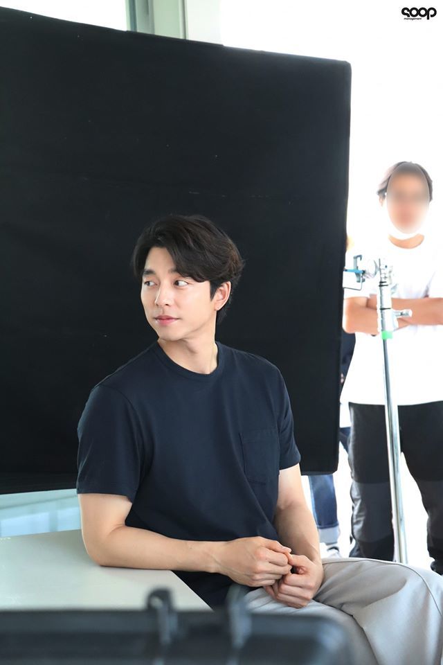 Ông chú yêu tinh Gong Yoo trở lại với ảnh hậu trường đẹp xuất sắc