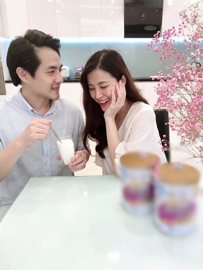 Kim Lý và bé Subeo thân thiết, Lan Ngọc lộ ảnh tình tứ bên Chi Dân