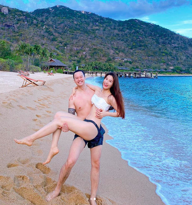 Hoàng Oanh khoe bụng bầu vượt mặt, Trấn Thành - Hari Won tình tứ