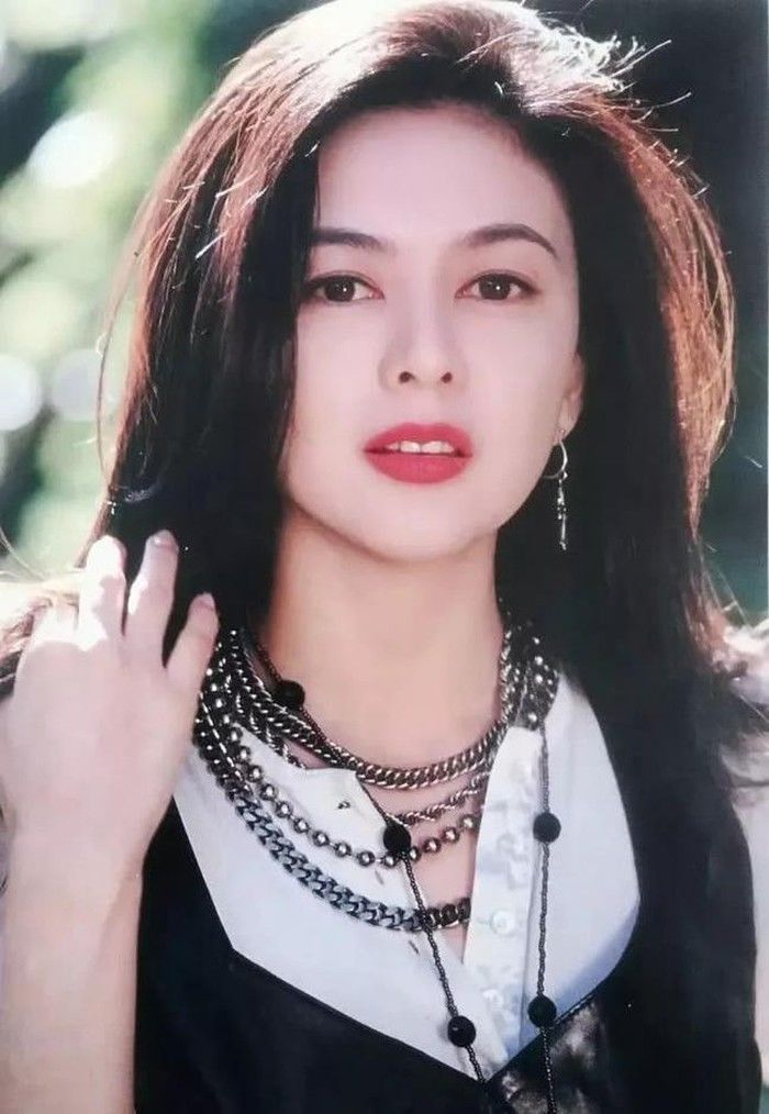 Biểu tượng sắc đẹp Hong Kong Quan Chi Lâm: Gia sản 1400 tỷ vẫn cô đơn