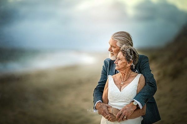 55 năm sau đám cưới, cụ ông tiết lộ muốn lấy luôn vợ từ ánh nhìn đầu