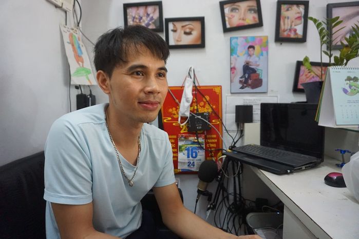 Chuyện tình yêu cảm động của chàng liệt 2 chân và cô gái quen qua mạng