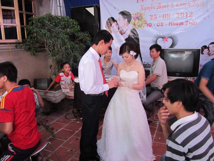 Chuyện tình yêu cảm động của chàng liệt 2 chân và cô gái quen qua mạng