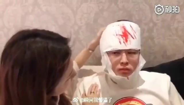 Cái kết của chàng trai chui vào thùng quà tạo bất ngờ cho bạn gái