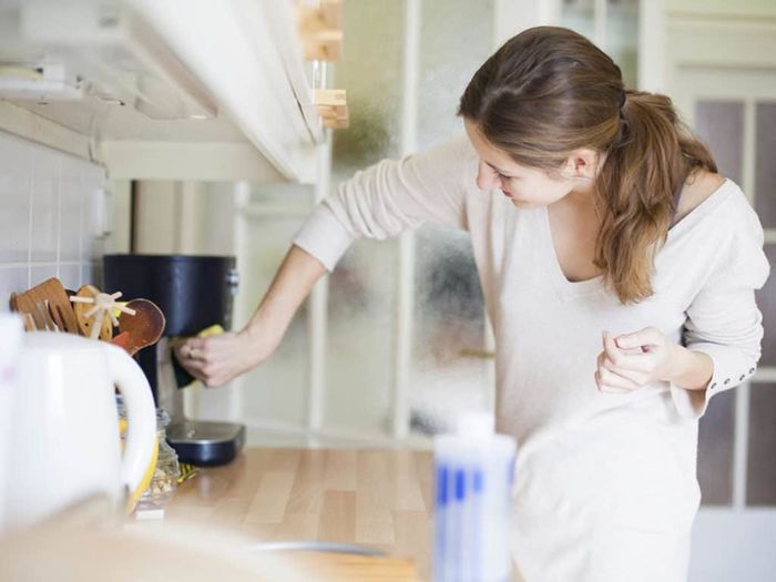 Cách sử dụng chất tẩy rửa đúng và an toàn
