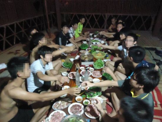 Cô vợ bức xúc khi đêm rồi bạn còn rủ chồng đi nhậu