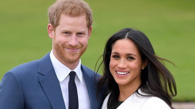 Hé lộ đời tư trong tự truyện, Harry - Meghan bị cho đánh bóng tên tuổi