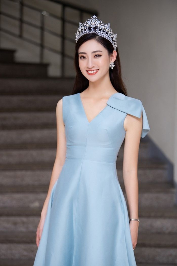 Dàn Hoa hậu Việt chuyển hướng gợi cảm: Thùy Linh, Tiểu Vy