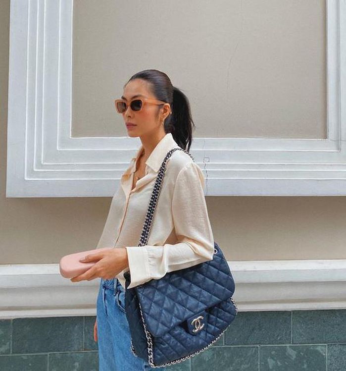 Cuộc sống của các bà mẹ 2 con: Nhà sang, xế xịn, được cưng như trứng