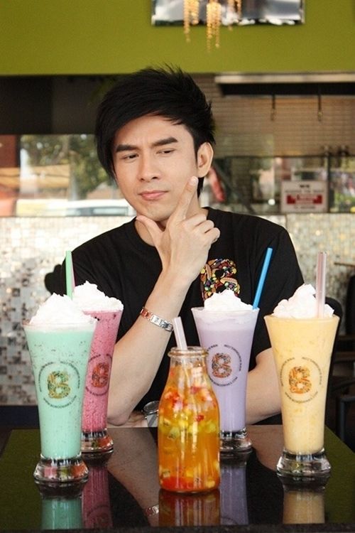 Sao Việt mở nhà hàng trên đất Mỹ: Đan Trường bán đồ ăn nhanh