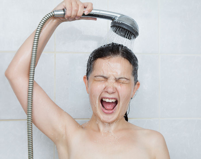 3 thói quen tắm tai hại: Nguy hiểm nhất là tắm sau khi uống bia rượu