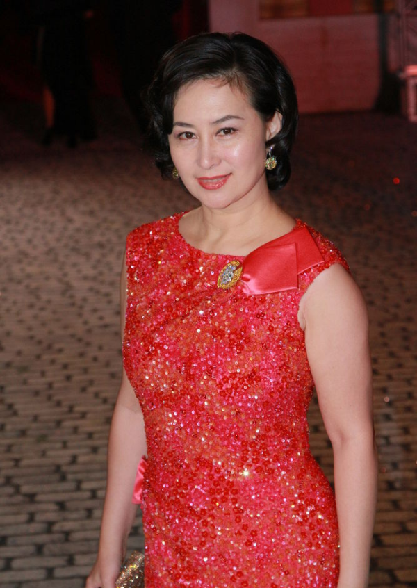 Hà Siêu Quỳnh - cô con gái được vua sòng bạc Macau yêu thương nhất