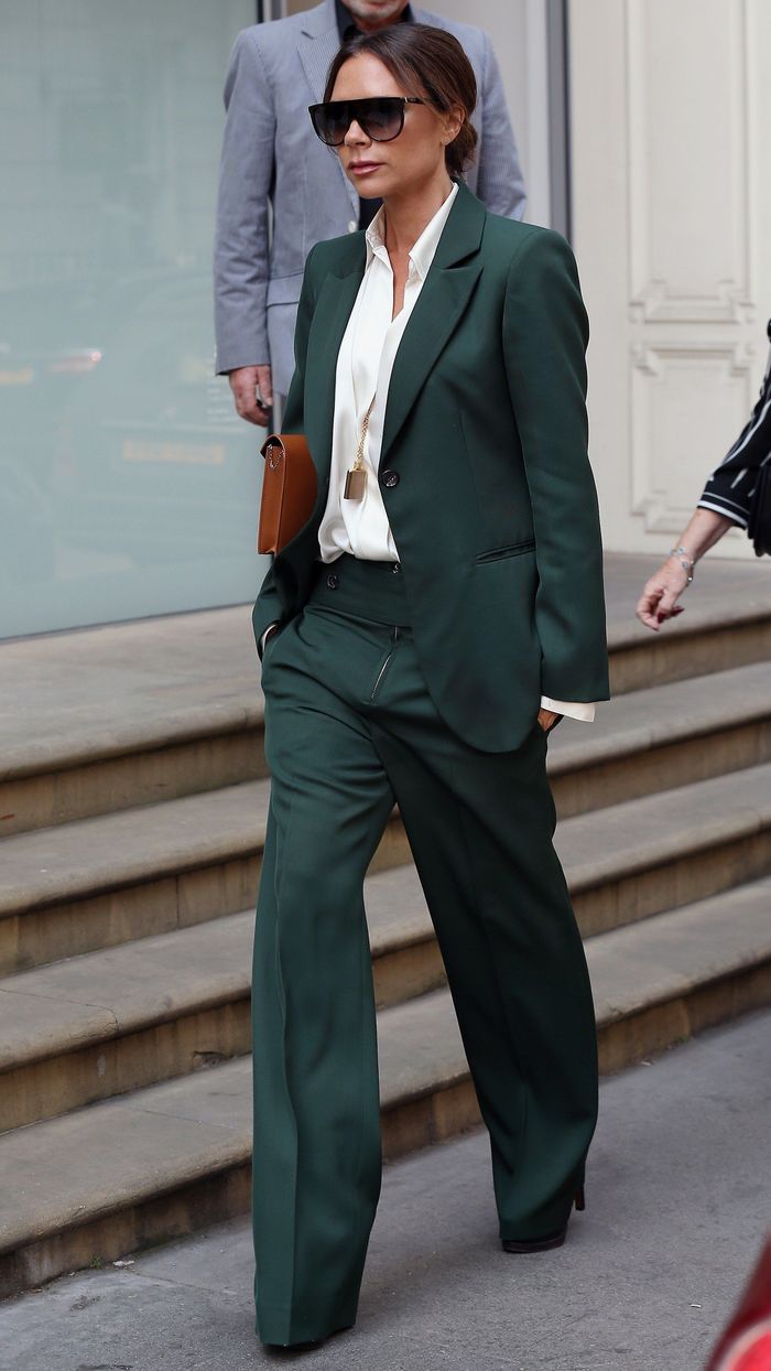 Hót hòn họt style diện suit nam tính: Victoria Bekham sang trọng