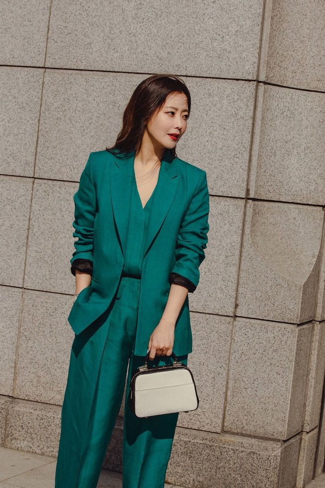 Hót hòn họt style diện suit nam tính: Victoria Bekham sang trọng