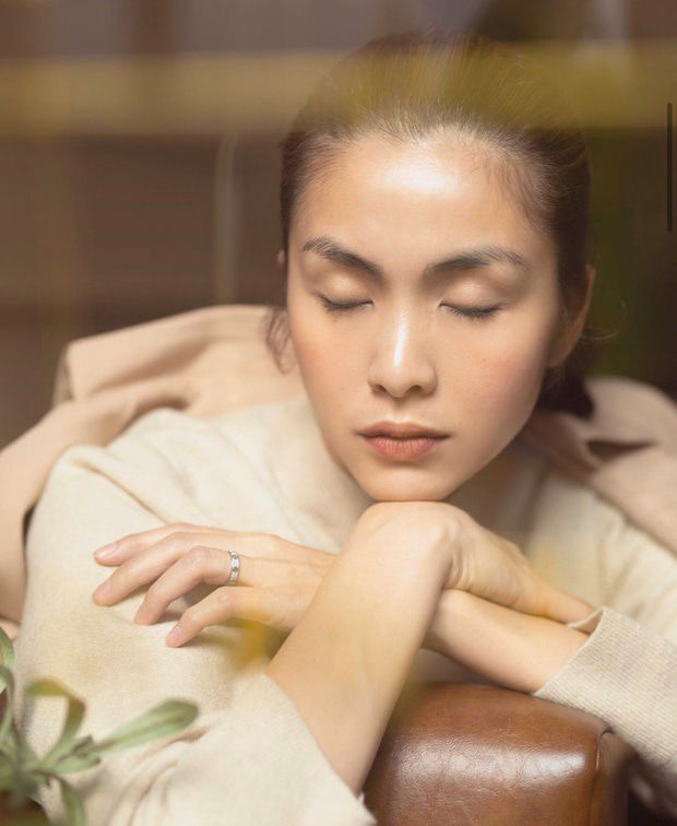 Hòa Minzy và Duy Khánh nhí nhố chụp ảnh, Bảo Thy khoe dáng nuột nà