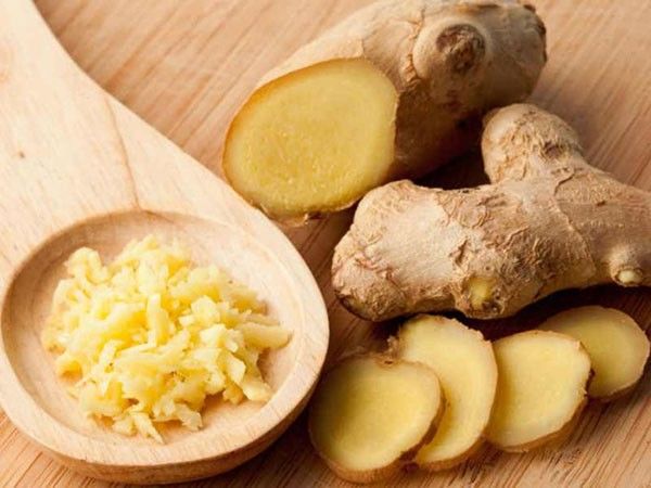 Kinh nghiệm hay: Tẩy nốt ruồi chỉ đơn giản với gừng, tỏi trong nhà bếp