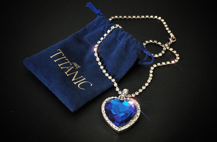 Loạt phụ kiện từng làm mưa làm gió nhờ phim: Nhất là vòng cổ Titanic