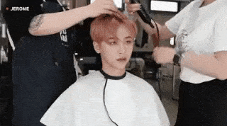 Làm đẹp tại salon BTS, TWICE, chàng Youtuber đau ví nhưng đáng!