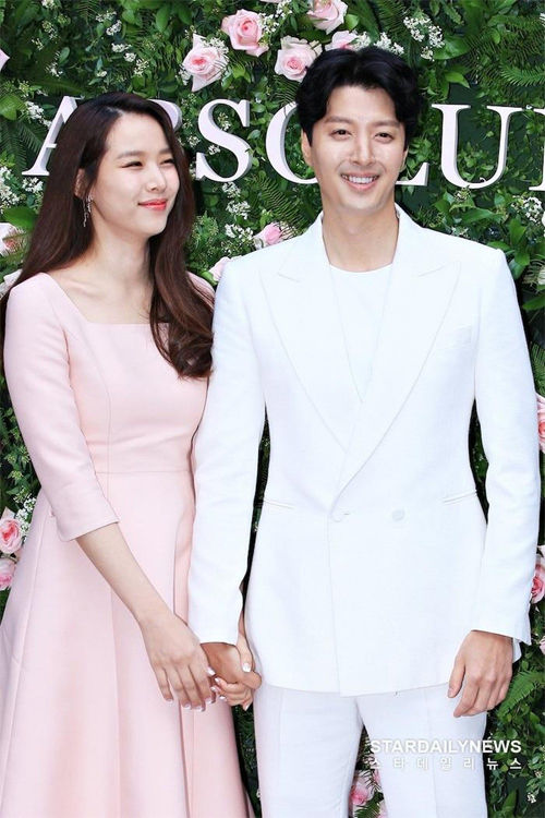 Thay người yêu như thay áo Lee Dong Gun, Song Hye Kyo bị Knet mỉa mai