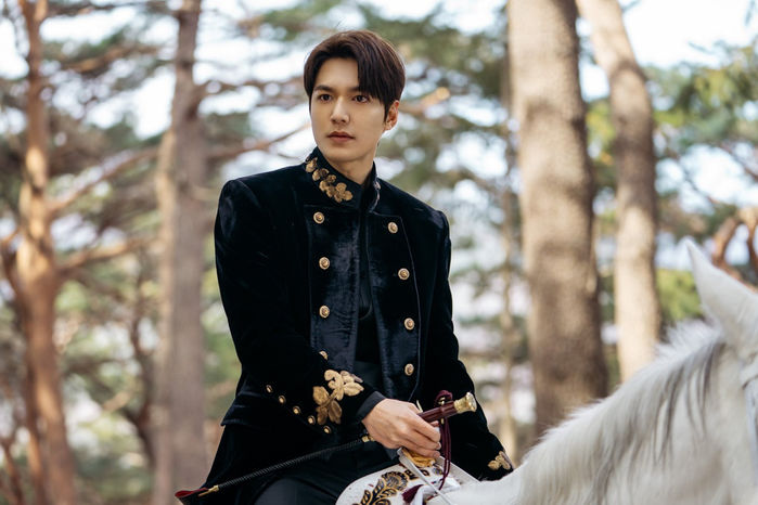 Lee Min Ho và sự nghiệp 16 năm chỉ nhận vai con nhà giàu