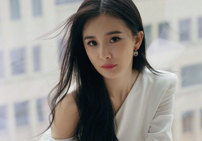 Lộ sẹo trên cổ tay, Dương Mịch vướng nghi vấn ngược đãi bản thân