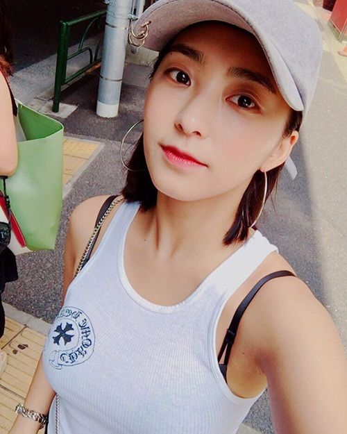 Mặc hở dây áo ngực thành mốt: Cả Jennie, Vũ Ngọc Anh đều áp dụng