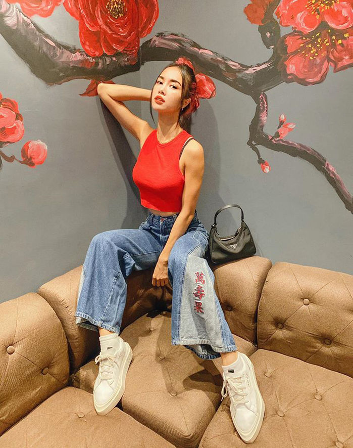 Mặc hở dây áo ngực thành mốt: Cả Jennie, Vũ Ngọc Anh đều áp dụng