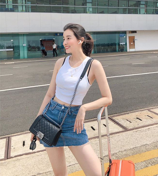 Mặc hở dây áo ngực thành mốt: Cả Jennie, Vũ Ngọc Anh đều áp dụng