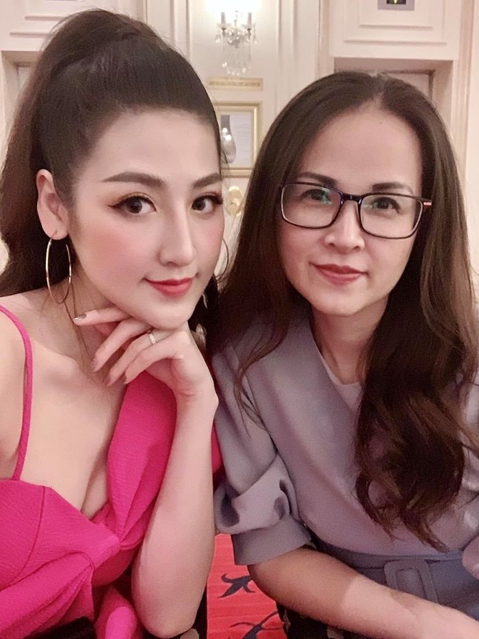 Nhan sắc mẹ của dàn Hoa hậu, Á hậu Việt