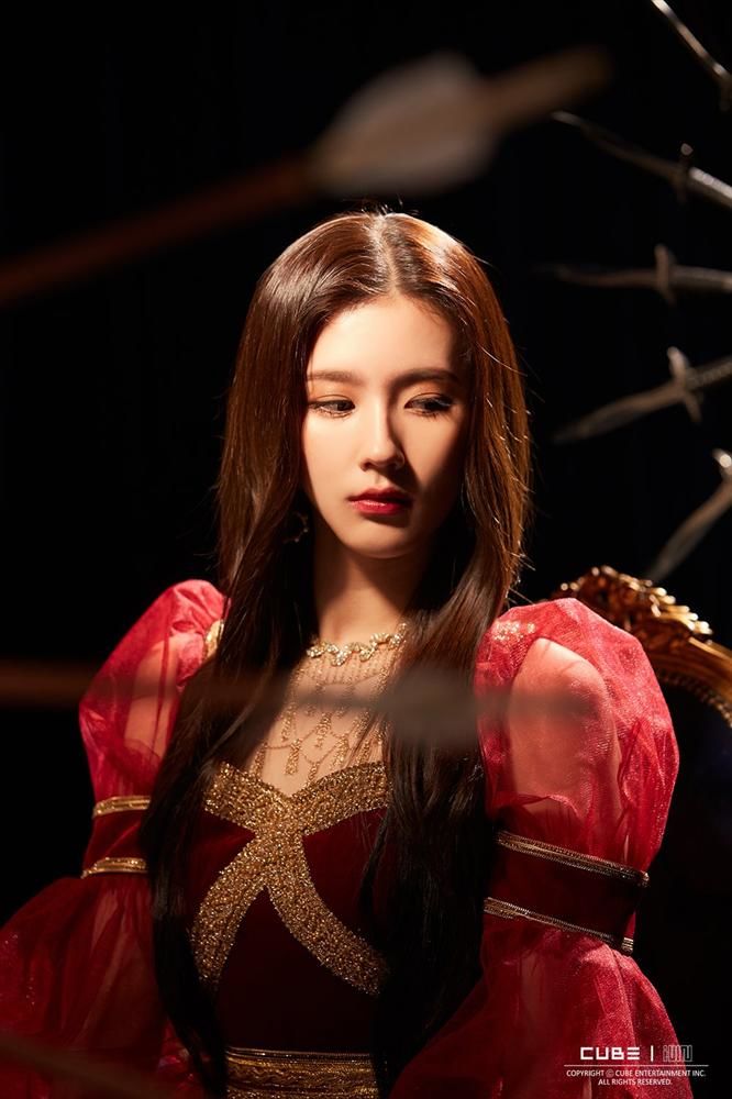 Rosé, Miyeon vừa hát hay lại xinh đẹp, bị hiểu nhầm là visual chính