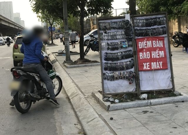 Tại sao có bảo hiểm xe máy 20 nghìn mua ở lề đường vẫn bị phạt?