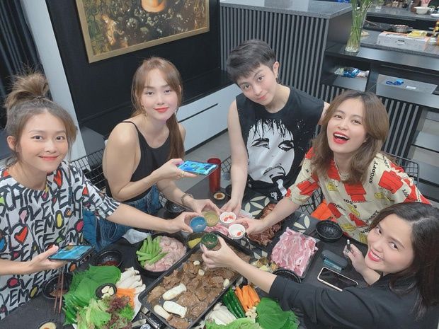 Mỹ nhân lực điền của Vbiz: Minh Hằng muối mặt vì lộ bắp tay to