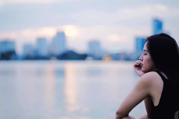 Mỹ nhân lực điền của Vbiz: Minh Hằng muối mặt vì lộ bắp tay to