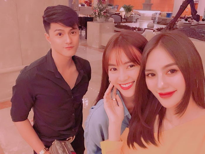 Ngọc Trinh khoe tủ giày bạc tỷ, Bảo Anh và Quốc Trường thân thiết