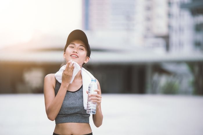 Người phụ nữ ngất xỉu vì tắm 10 lần/ngày, lúc mẹ phát hiện thì đã muộn