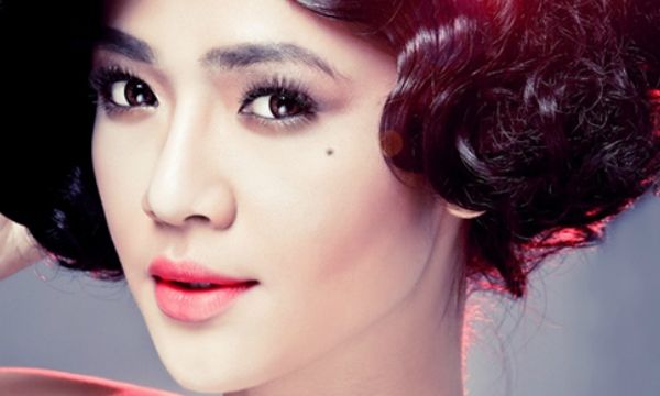 Nhân tướng học: Phụ nữ sở hữu nốt ruồi trên môi là người có số đào hoa