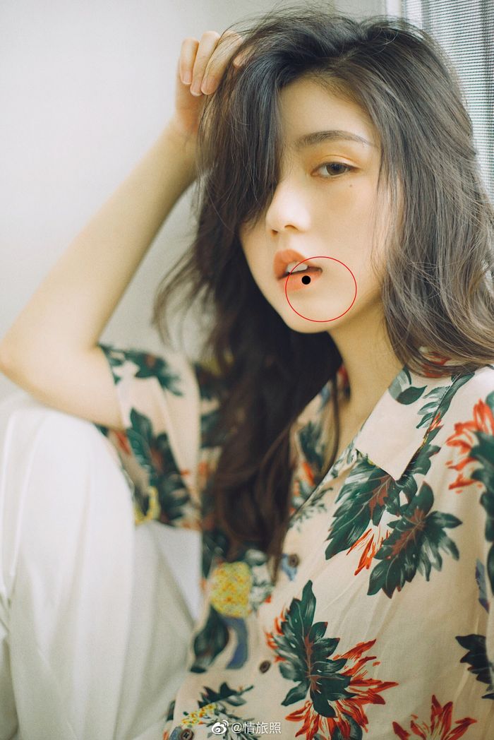 Phụ nữ có nốt ruồi ở môi, cằm… dễ khiến đàn ông “say như điếu đổ”