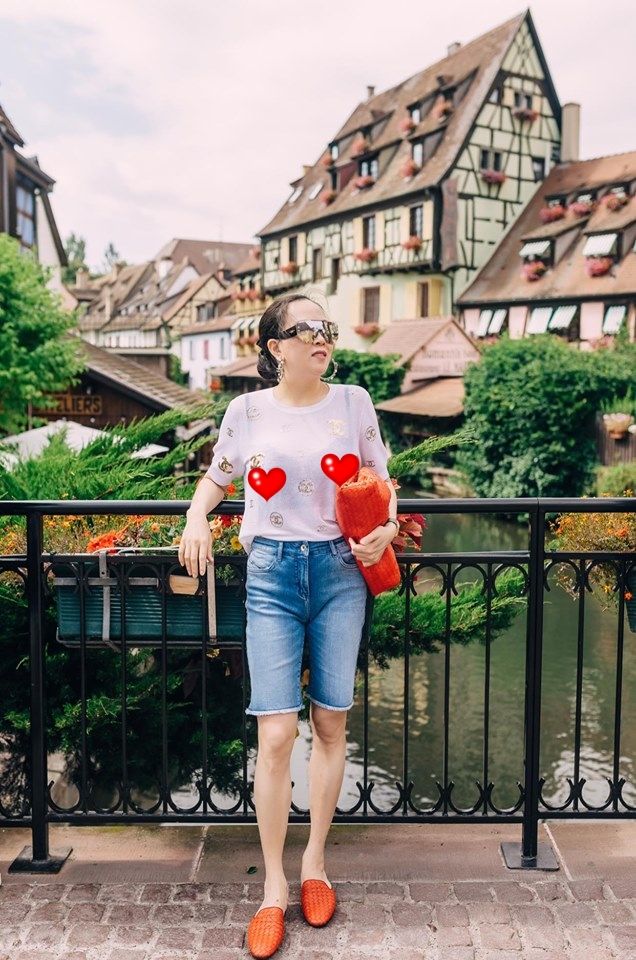 Phượng Chanel và những lần gây đau mắt vì đồ xuyên thấu lộ nội y