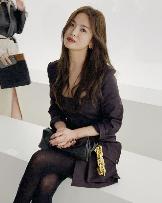 Song Hye Kyo qua ảnh bạn thân đăng vẫn trẻ trung, rạng rỡ