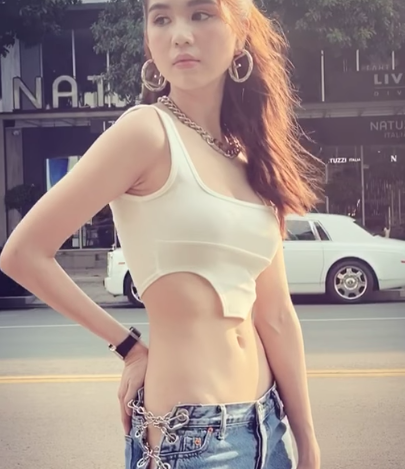 Ngọc Trinh lấy lại phong độ với vòng eo nhỏ nhất showbiz 53cm