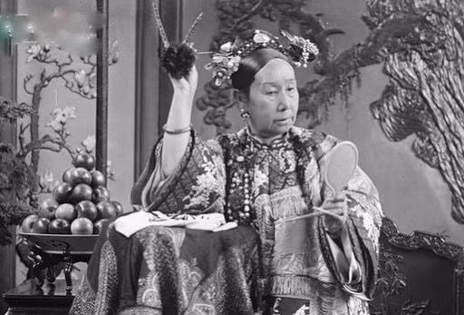 Sự thật về nhan sắc của Từ Hi Thái hậu thời trẻ