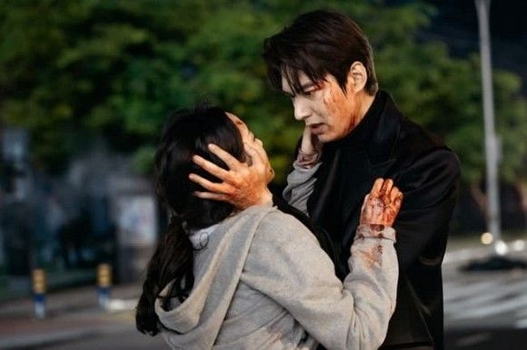 Phá lệ đăng ảnh tình tứ với bạn diễn, Lee Min Ho cũng khó cứu phim